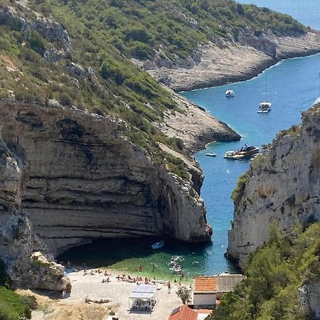 Holiday Home Stiniva Vis Ngoại thất bức ảnh