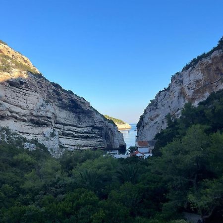 Holiday Home Stiniva Vis Ngoại thất bức ảnh